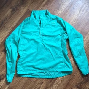 Patagonia women’s Houdini pullover jacket